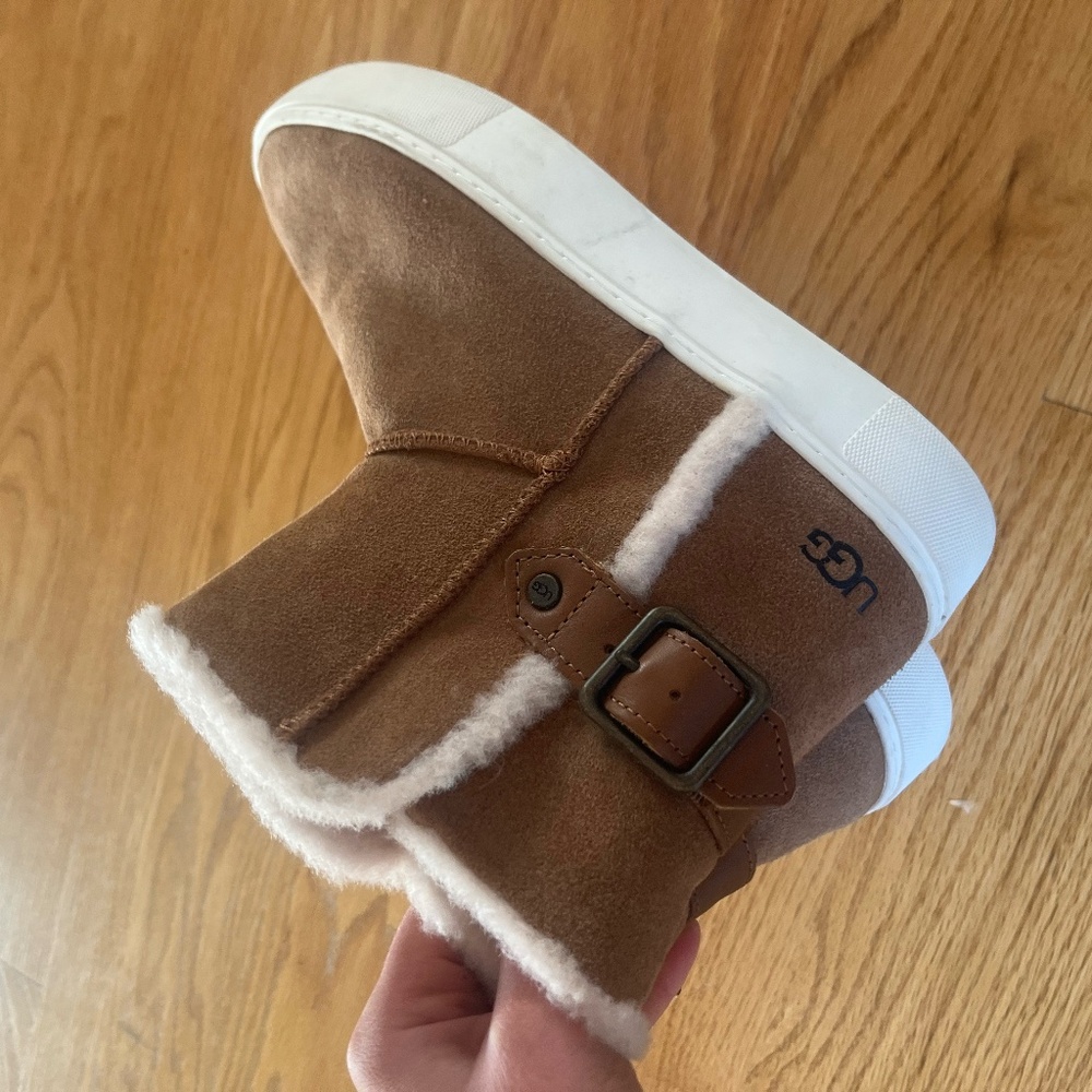 UGG AIKA Boots
